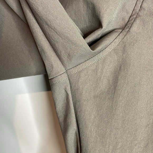 Lululemon | Men’s Relaxed Tapered Twill Pants Size 40 - Picture 4 of 8